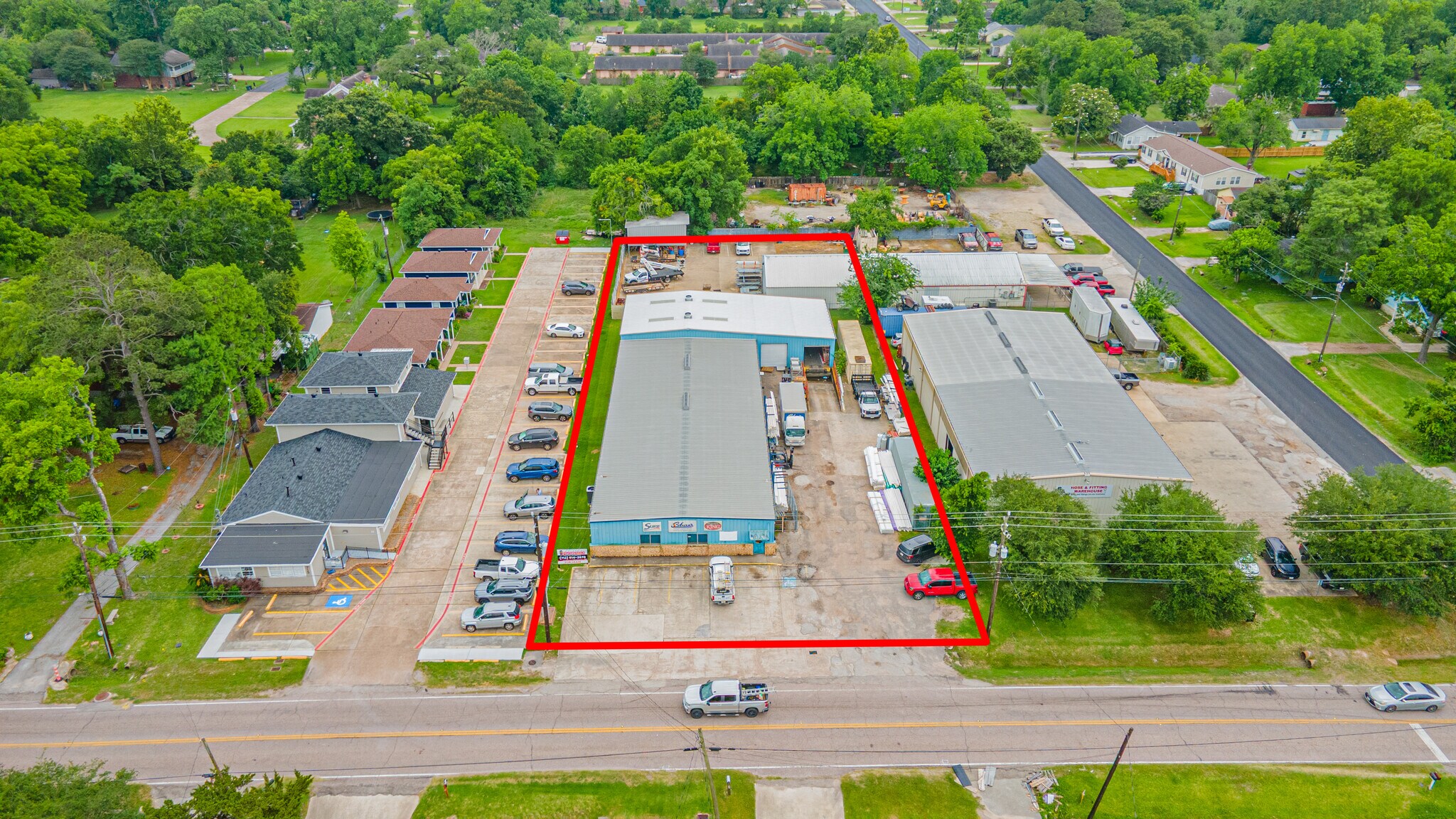 705 Cedar Bayou Rd, Baytown, TX à louer Photo principale– Image 1 sur 27