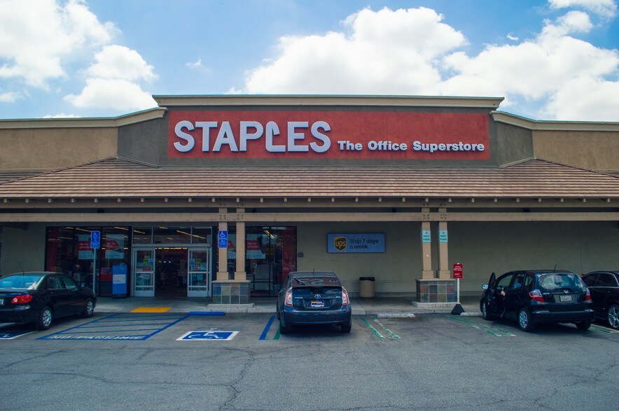 1010-1190 W Alameda Ave, Burbank, CA à louer - Photo de l’immeuble – Image 2 sur 15