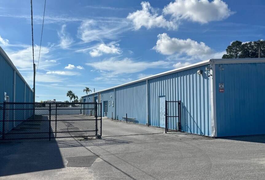 6080 126th Ave N, Largo, FL à vendre - Photo de l’immeuble – Image 3 sur 27