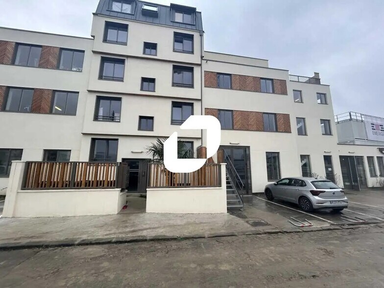 Bureau dans Ivry-sur-Seine à louer - Photo de l’immeuble – Image 1 sur 15