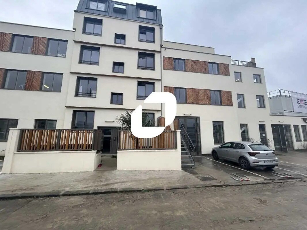 Bureau dans Ivry-sur-Seine à louer Photo de l’immeuble– Image 1 sur 16