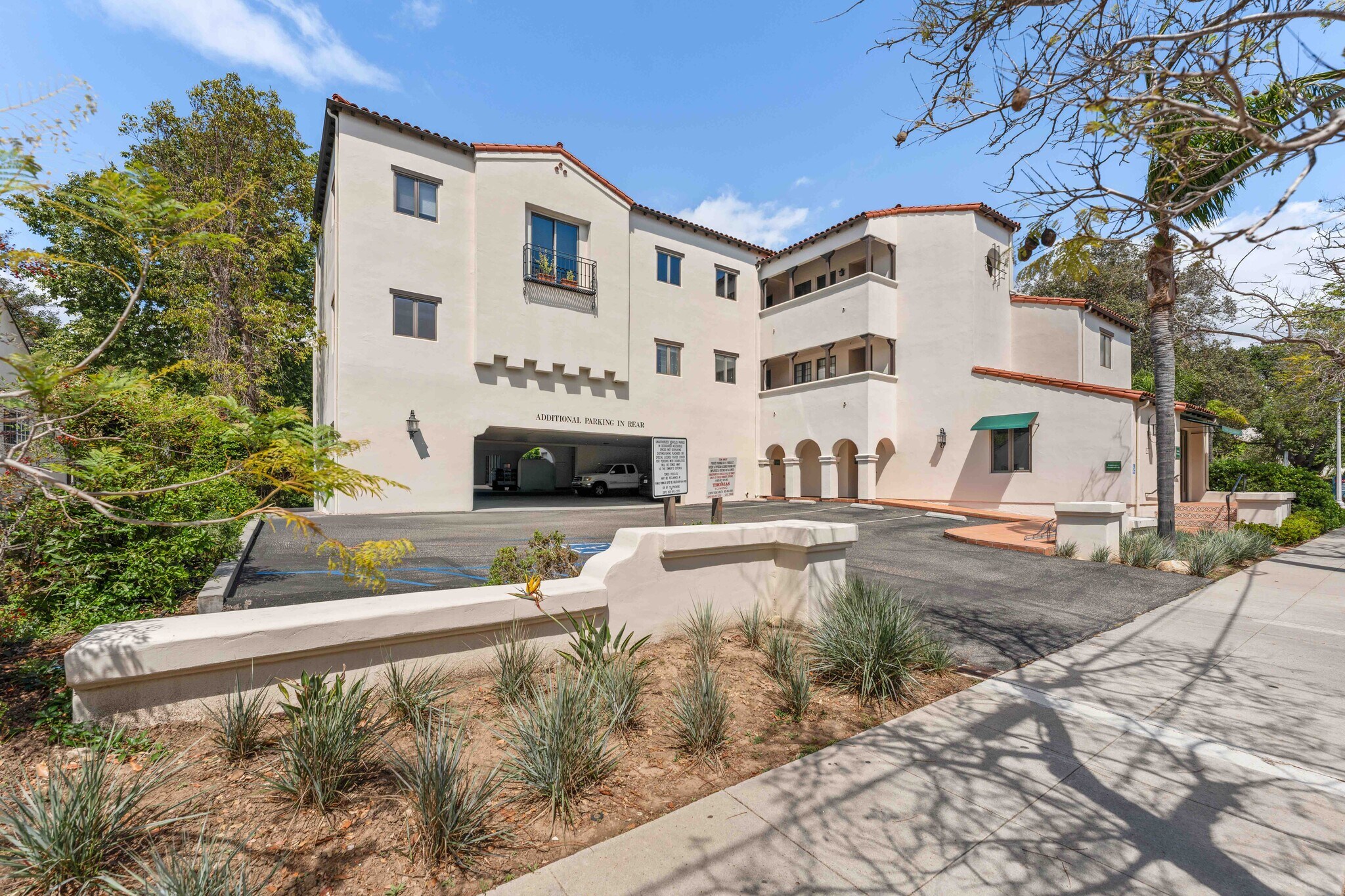 504 W Pueblo St, Santa Barbara, CA à vendre Photo principale– Image 1 sur 31