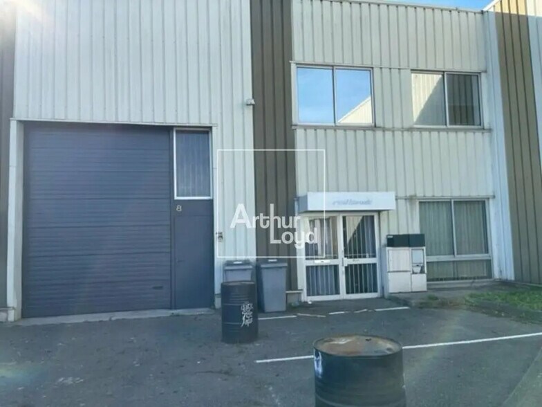 Local d'activités dans Montgeron à vendre - Photo de l’immeuble – Image 1 sur 5
