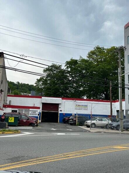 554 Straight St, Paterson, NJ à vendre - Photo de l’immeuble – Image 1 sur 7