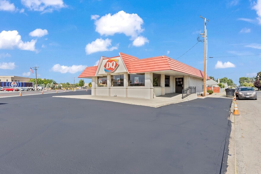 401 W 1st Ave, Toppenish, WA à vendre - Photo de l’immeuble – Image 2 sur 11