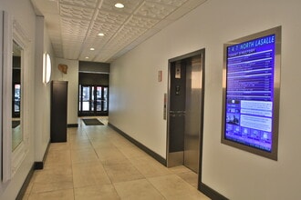 747 N LaSalle St, Chicago, IL à louer Photo intérieure– Image 2 sur 12