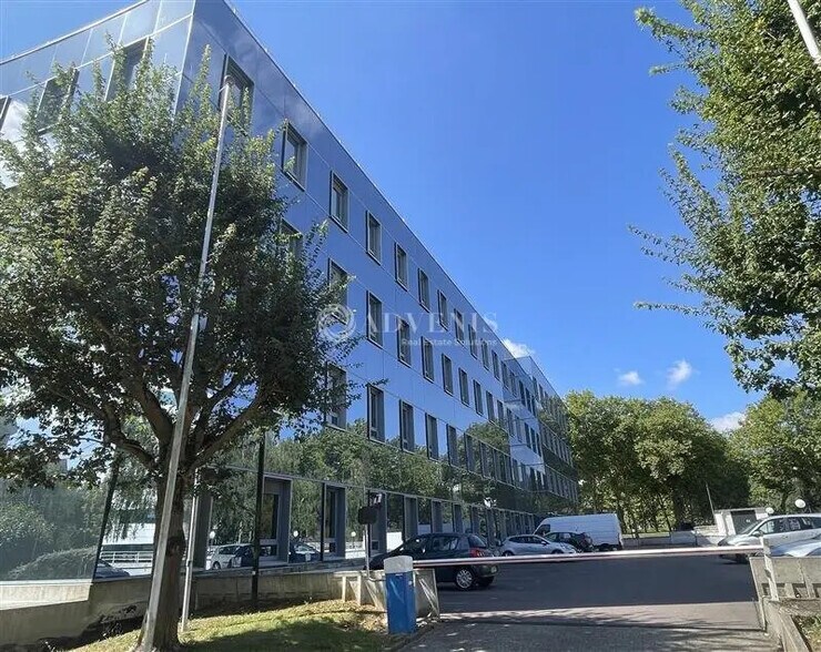 Bureau dans Villepinte à louer - Photo de l’immeuble – Image 2 sur 11