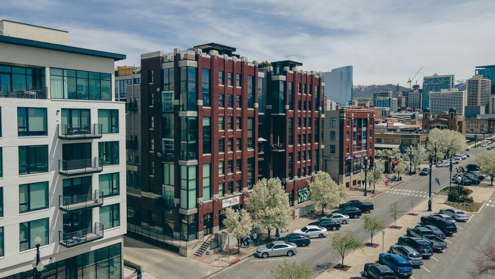 360 W Broadway, Salt Lake City, UT à louer - Photo de l’immeuble – Image 3 sur 8