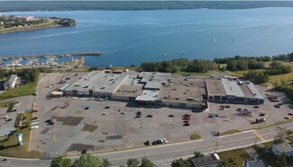 Plus de détails pour 39-2 Montée de Sandy Beach, Gaspé, QC - Local commercial à louer