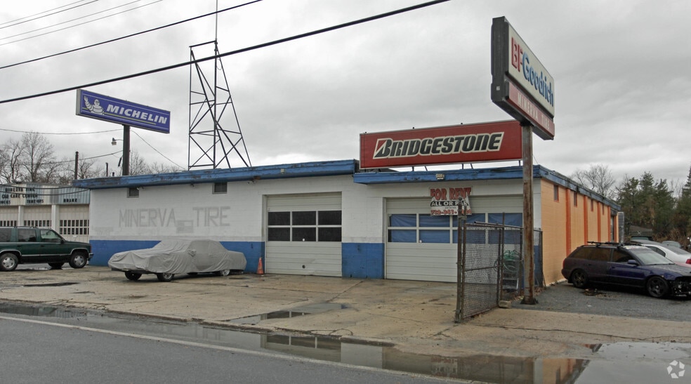 57 Flint Rd, Toms River, NJ à louer - Photo principale – Image 1 sur 2