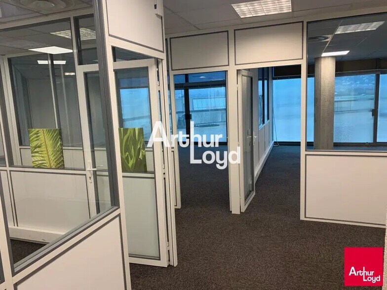 Local d’activités dans Cannes à louer - Photo intérieure – Image 3 sur 11