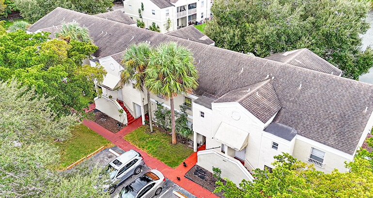 2561 NW 56th Ave, Lauderhill, FL à vendre - Photo de l’immeuble – Image 2 sur 4