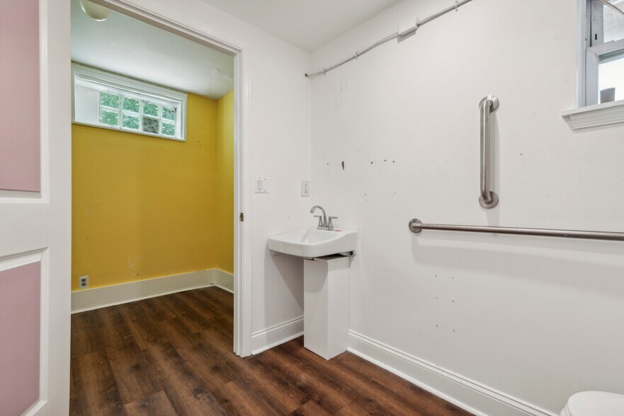 4161-4165 Ridge Ave, Philadelphia, PA à louer - Photo intérieure – Image 2 sur 15