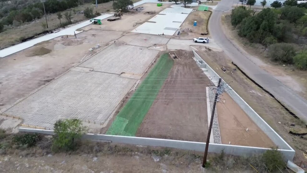 200 Max Starke Dam Rd, Marble Falls, TX à louer - Vidéo sur l’annonce professionnelle – Image 2 sur 7