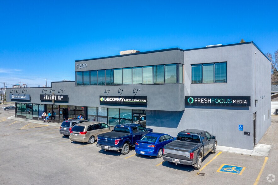7220 Fairmount Dr SE, Calgary, AB à vendre - Photo principale – Image 2 sur 11