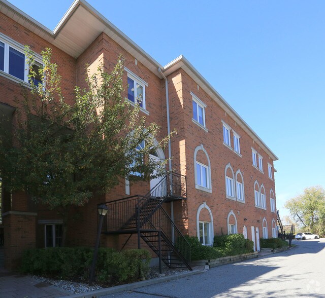 345 Renfrew Dr, Markham, ON à vendre - Photo de l’immeuble – Image 3 sur 3