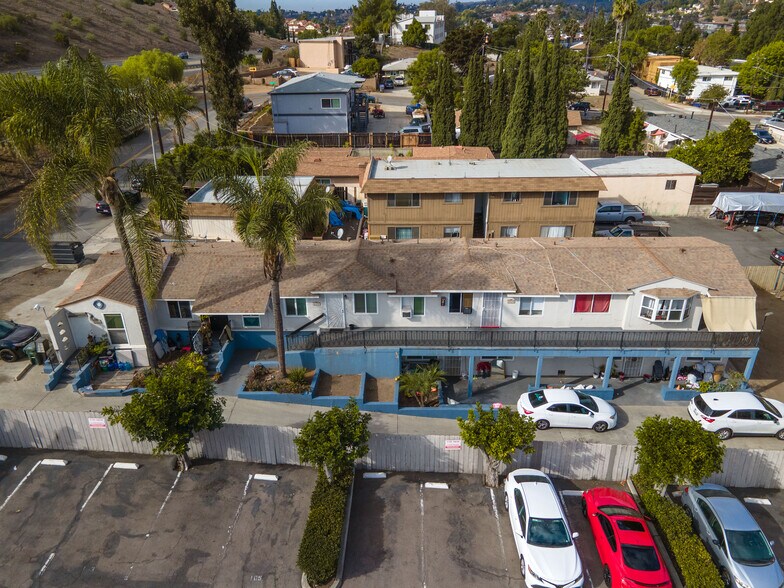 9922-9934 Buena Vista Dr, Spring Valley, CA à vendre - Photo de l’immeuble – Image 2 sur 18