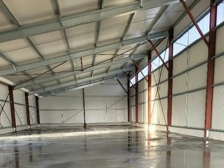 Local d’activités dans Saint-Jacut-les-Pins à louer - Photo intérieure – Image 2 sur 2