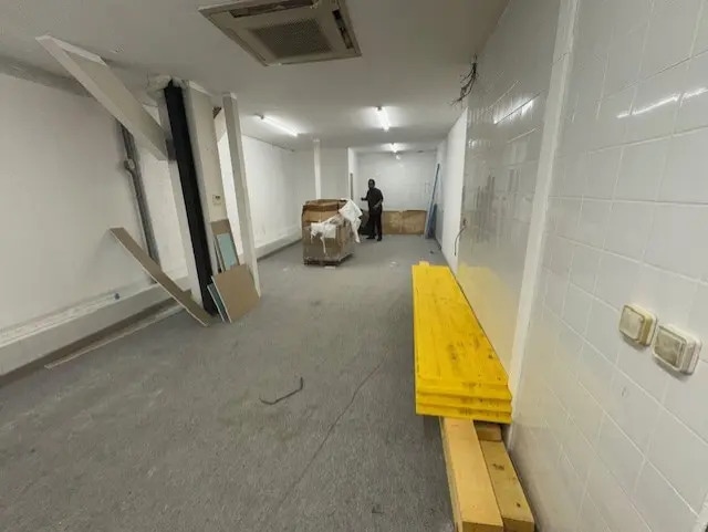 Industriel/Logistique dans Valbonne à louer - Photo intérieure – Image 1 sur 10