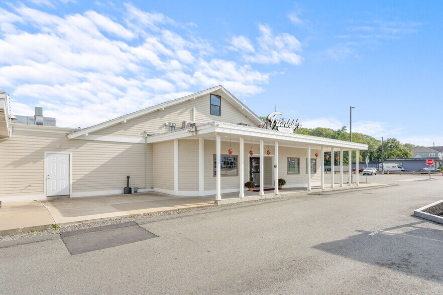 119 Washington St, Plainville, MA à louer - Photo de l’immeuble – Image 3 sur 68