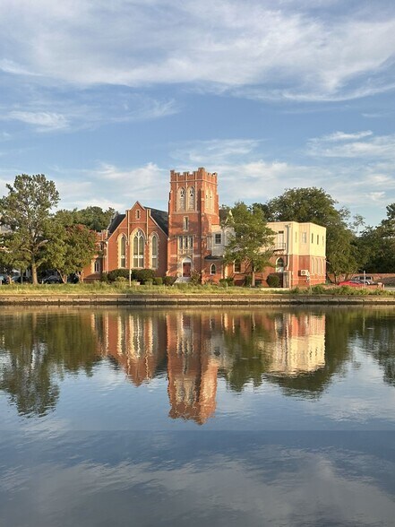 739 Yarmouth St, Norfolk, VA à louer - Photo de l’immeuble – Image 2 sur 9