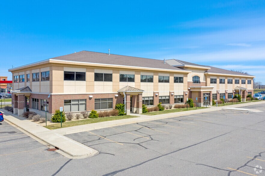 3315 Roosevelt Rd, Saint Cloud, MN à vendre - Photo principale – Image 1 sur 6