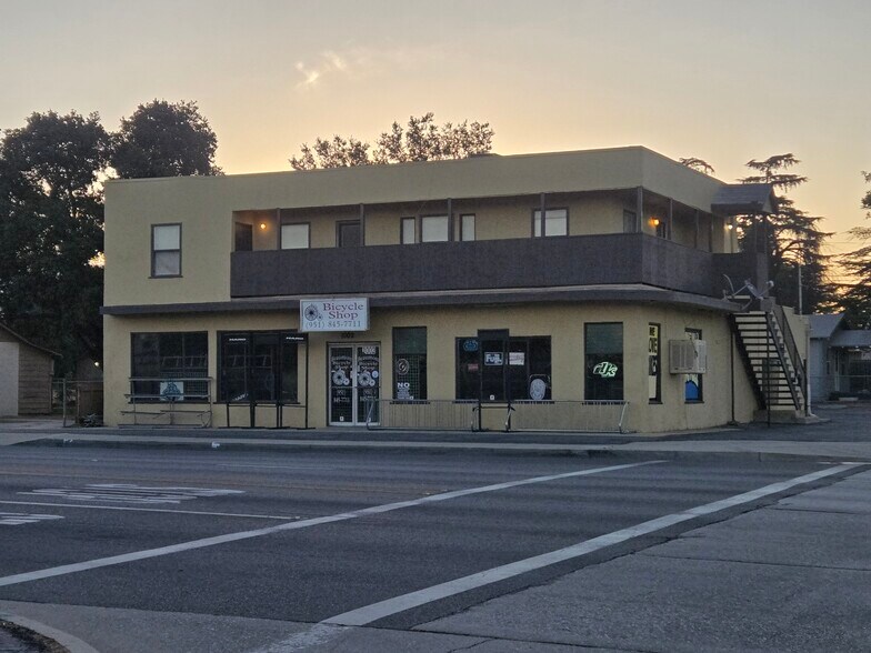 1002 Beaumont Ave, Beaumont, CA à vendre - Photo de l’immeuble – Image 1 sur 4