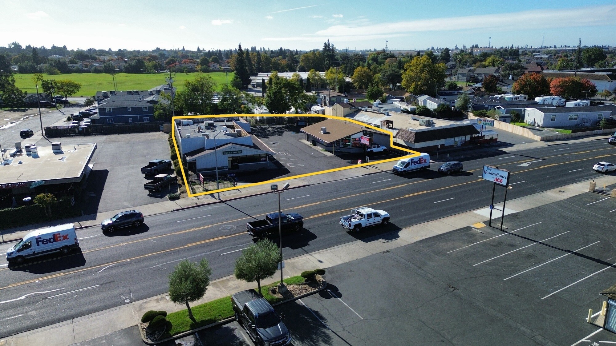 1021 E F St, Oakdale, CA à vendre Photo principale– Image 1 sur 7