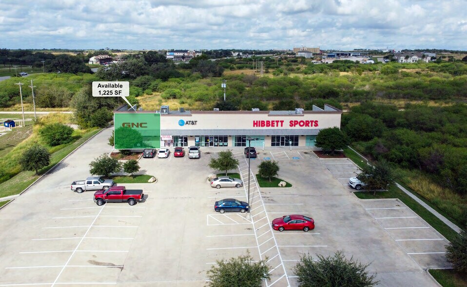 165 Business Park Dr, Kenedy, TX à louer - Photo de l’immeuble – Image 2 sur 4