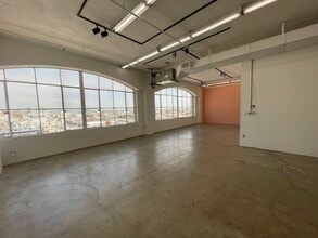 1206 S Maple Ave, Los Angeles, CA à louer Photo intérieure– Image 1 sur 6