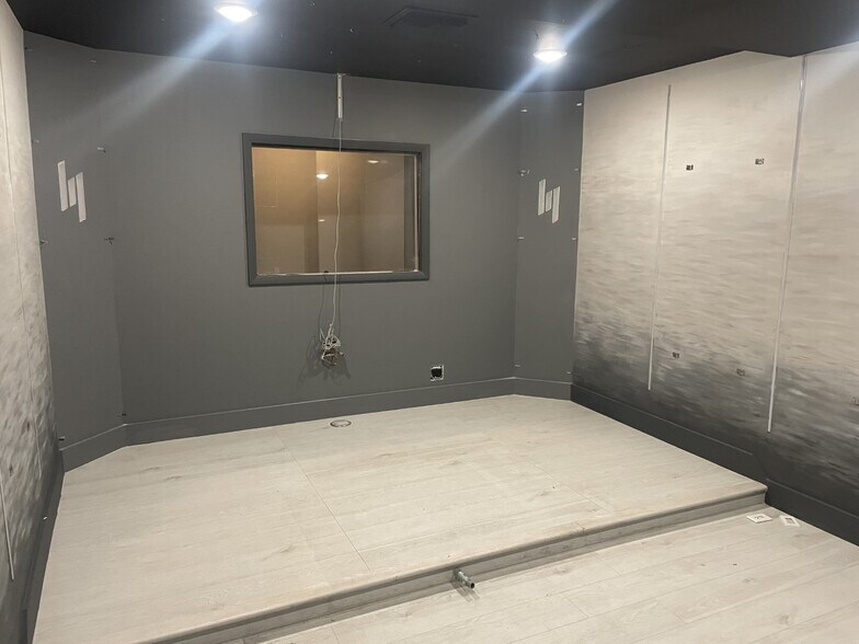 2020 NE 163rd St, North Miami Beach, FL à louer - Photo intérieure – Image 2 sur 5