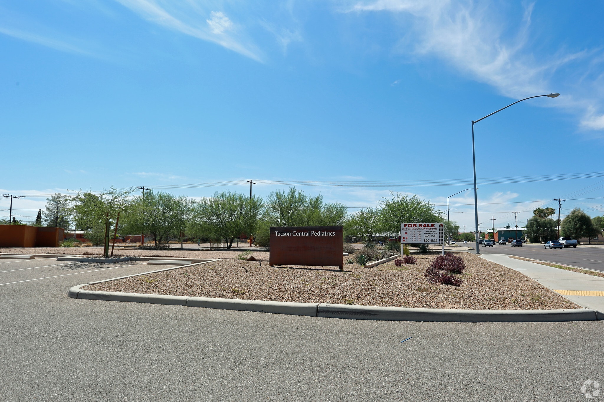 1618 N Alvernon Way, Tucson, AZ à vendre Photo principale– Image 1 sur 5