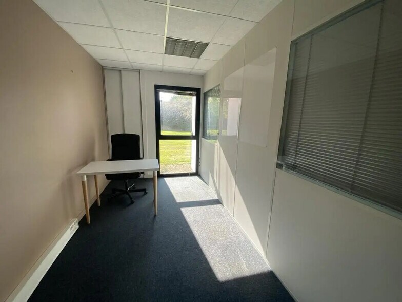 Bureau dans Bruz à vendre - Photo de l’immeuble – Image 2 sur 7