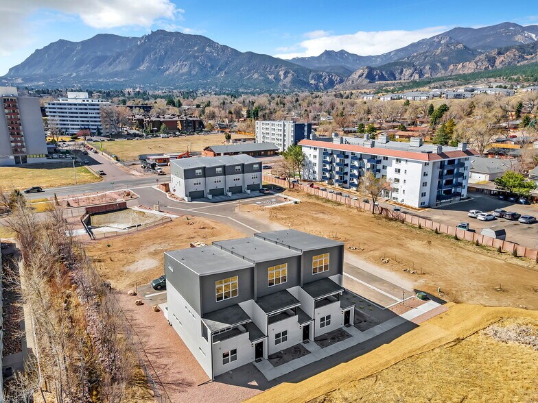 1561 Harstine Pt, Colorado Springs, CO à vendre - Photo de l’immeuble – Image 1 sur 1