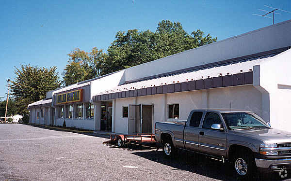 400 E Main St, Cherryville, NC à louer - Photo de l’immeuble – Image 3 sur 9