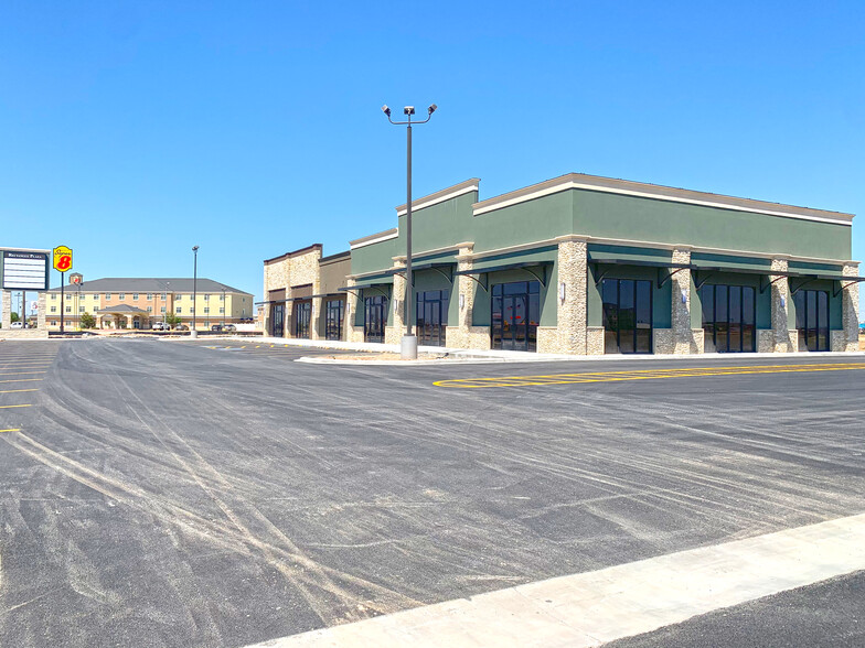 2901 E Interstate 20, Odessa, TX à louer - Photo de l’immeuble – Image 2 sur 2