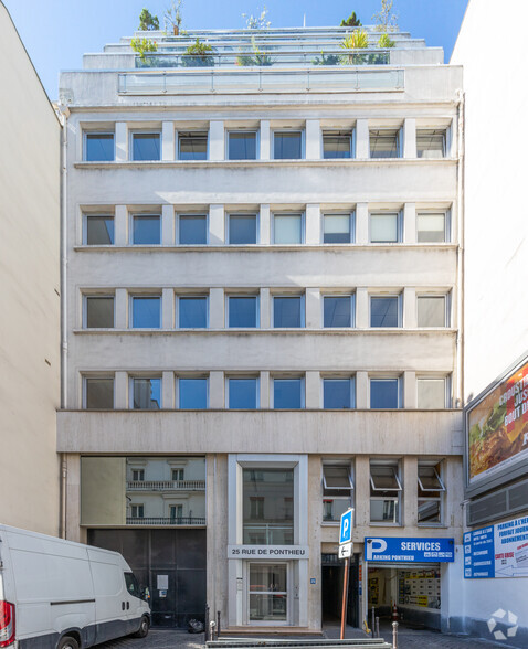 25 Rue De Ponthieu, Paris à louer - Photo principale – Image 1 sur 3