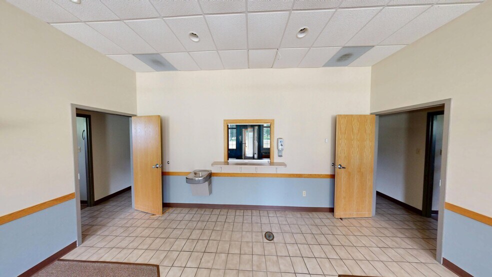 824 N Huntington Ave, Warren, IN à vendre - Photo de l’immeuble – Image 3 sur 7
