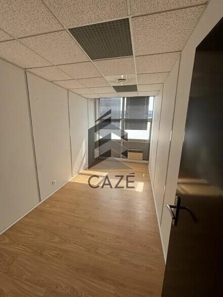Bureau dans Bordeaux à louer - Photo de l’immeuble – Image 3 sur 7