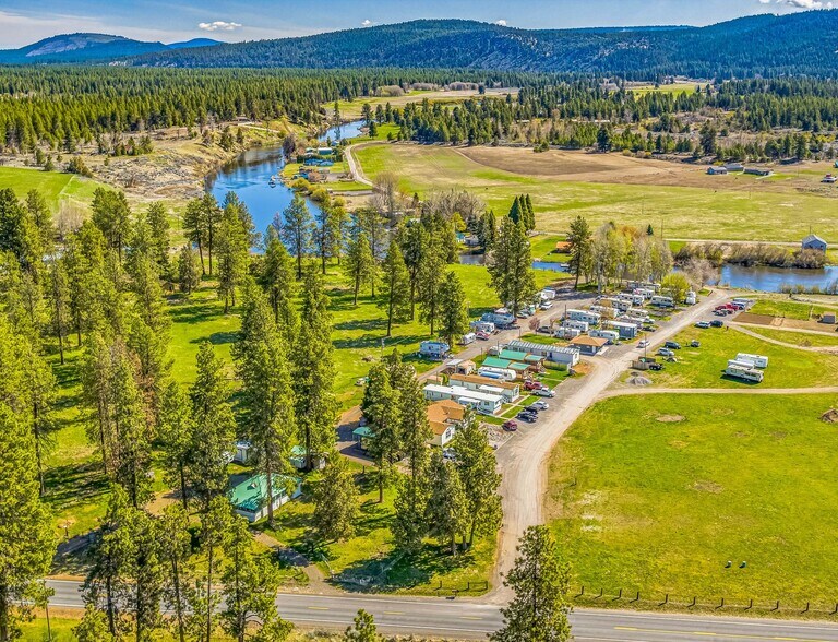 32323 Modoc Point Rd, Chiloquin, OR à vendre - Photo de l’immeuble – Image 2 sur 11