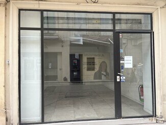 Plus de détails pour Local commercial à louer