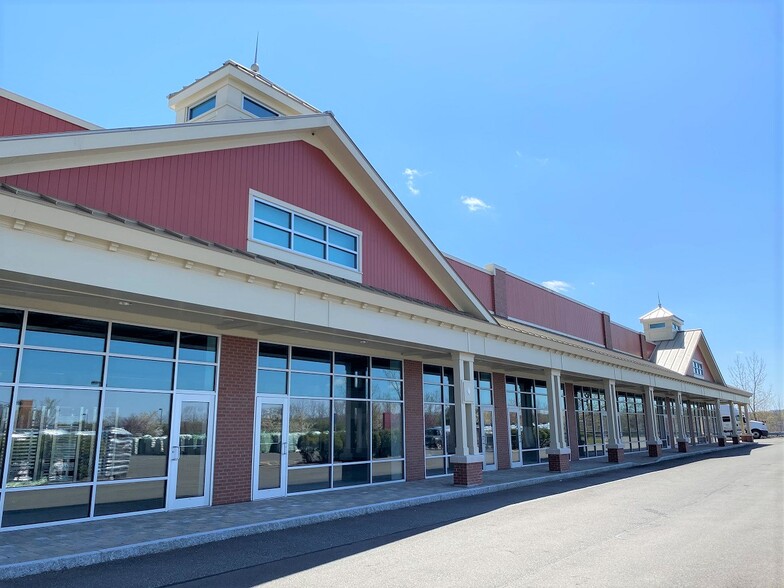 90 Monroe Tpke, Trumbull, CT à louer - Photo de l’immeuble – Image 2 sur 8