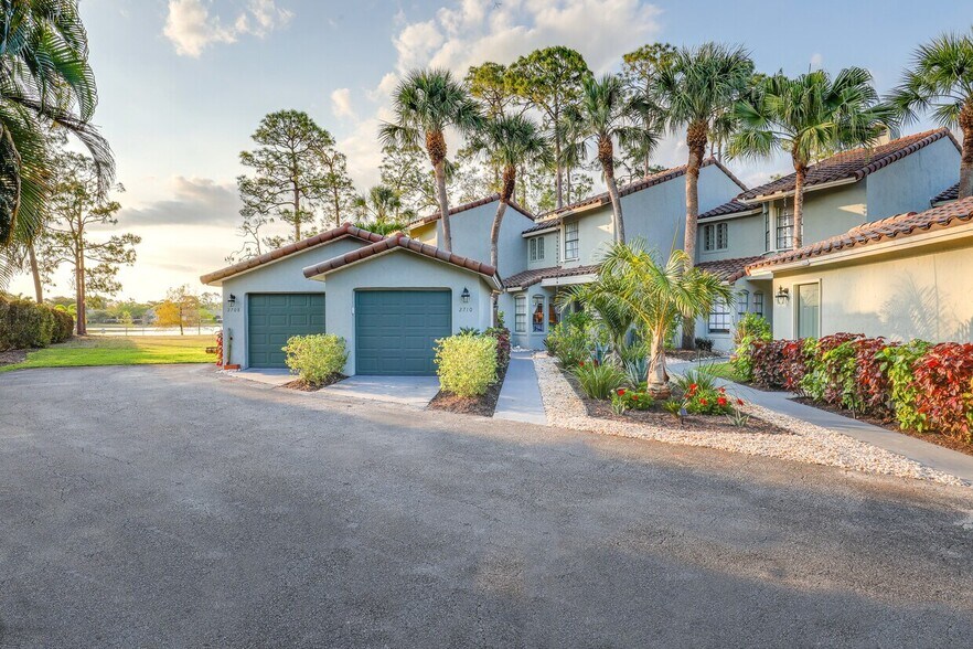 2716 Santa Cruz Blvd, Naples, FL à vendre - Photo de l’immeuble – Image 2 sur 25