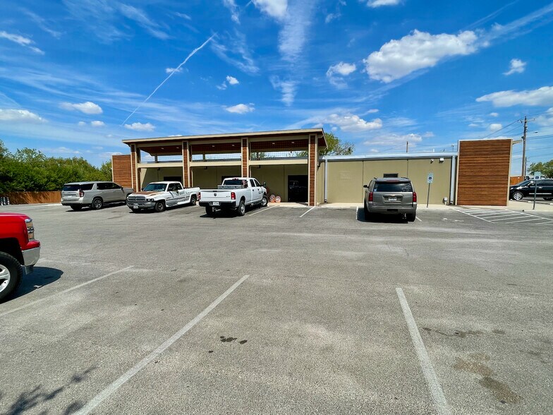 1753 E State Highway 97, Jourdanton, TX à vendre - Photo de l’immeuble – Image 3 sur 13