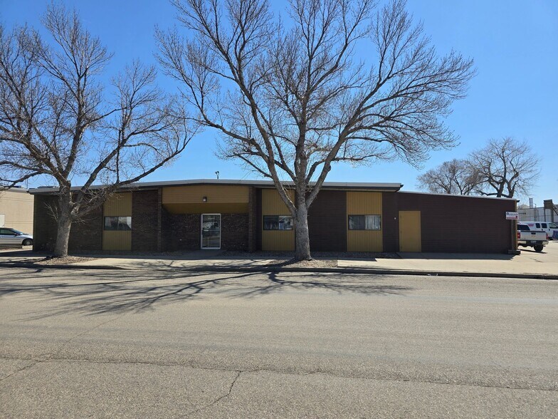314 S Henry St, Pierre, SD à vendre - Photo de l’immeuble – Image 1 sur 10