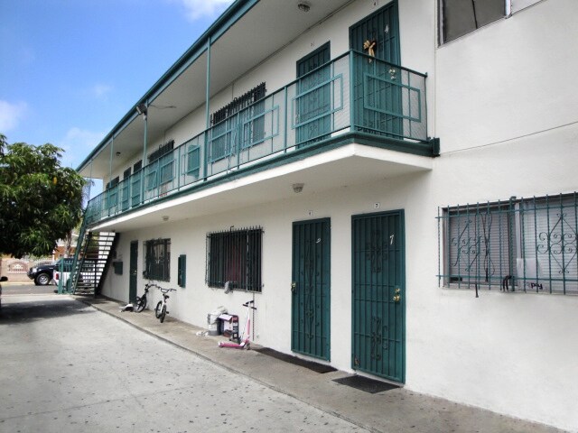5430-5434 Smiley Dr, Los Angeles, CA à vendre - Photo principale – Image 1 sur 21