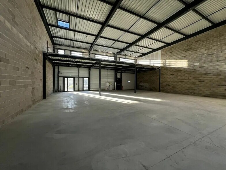 Local d’activités dans Vedène à louer - Photo intérieure – Image 3 sur 6