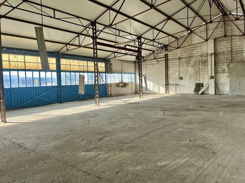 Local commercial dans Châteaurenard à louer - Photo intérieure – Image 2 sur 5