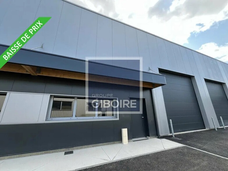 Industriel/Logistique dans Laillé à vendre - Photo de l’immeuble – Image 2 sur 11