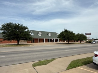 Plus de détails pour 604 N Nolan River Rd, Cleburne, TX - Local commercial à vendre